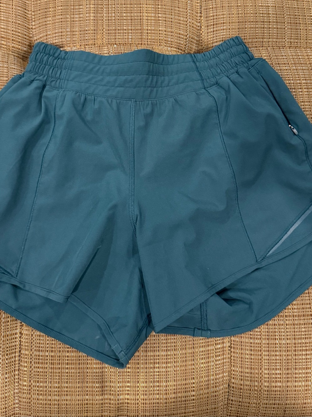 lululemon Hotty Hot shorts, size 4, 4 in